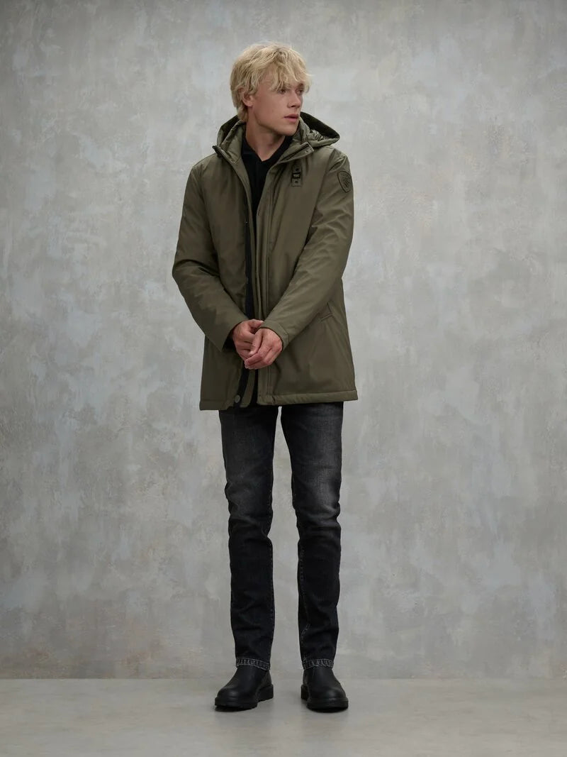 BLAUER
PARKA CON CAPPUCCIO REMOVIBILE CHESTER 25WBLUK03142 005480