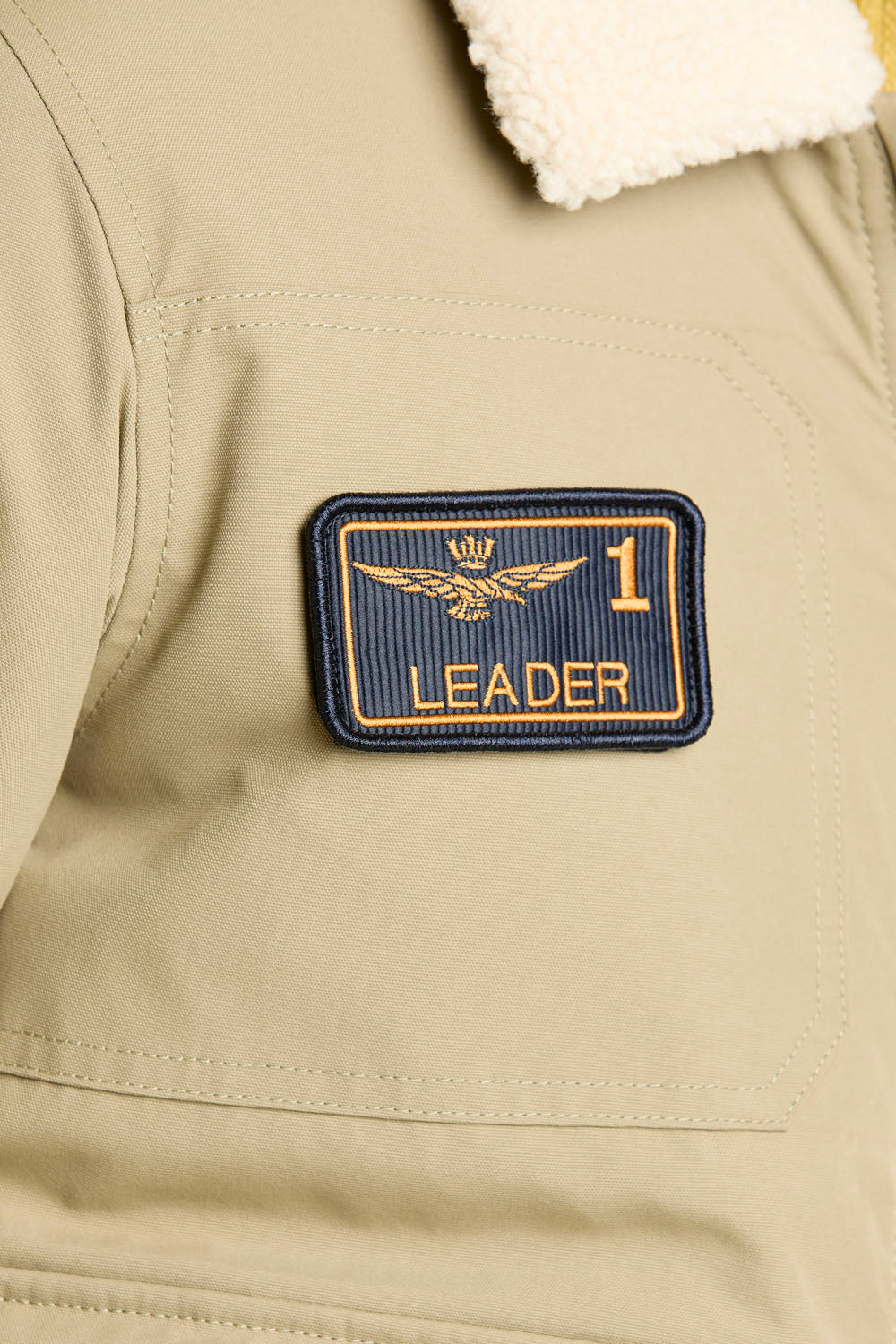 AERONAUTICA MILITARE
ICONICA GIACCA PILOT COLLO REMOVIBILE AB3024UCT03151