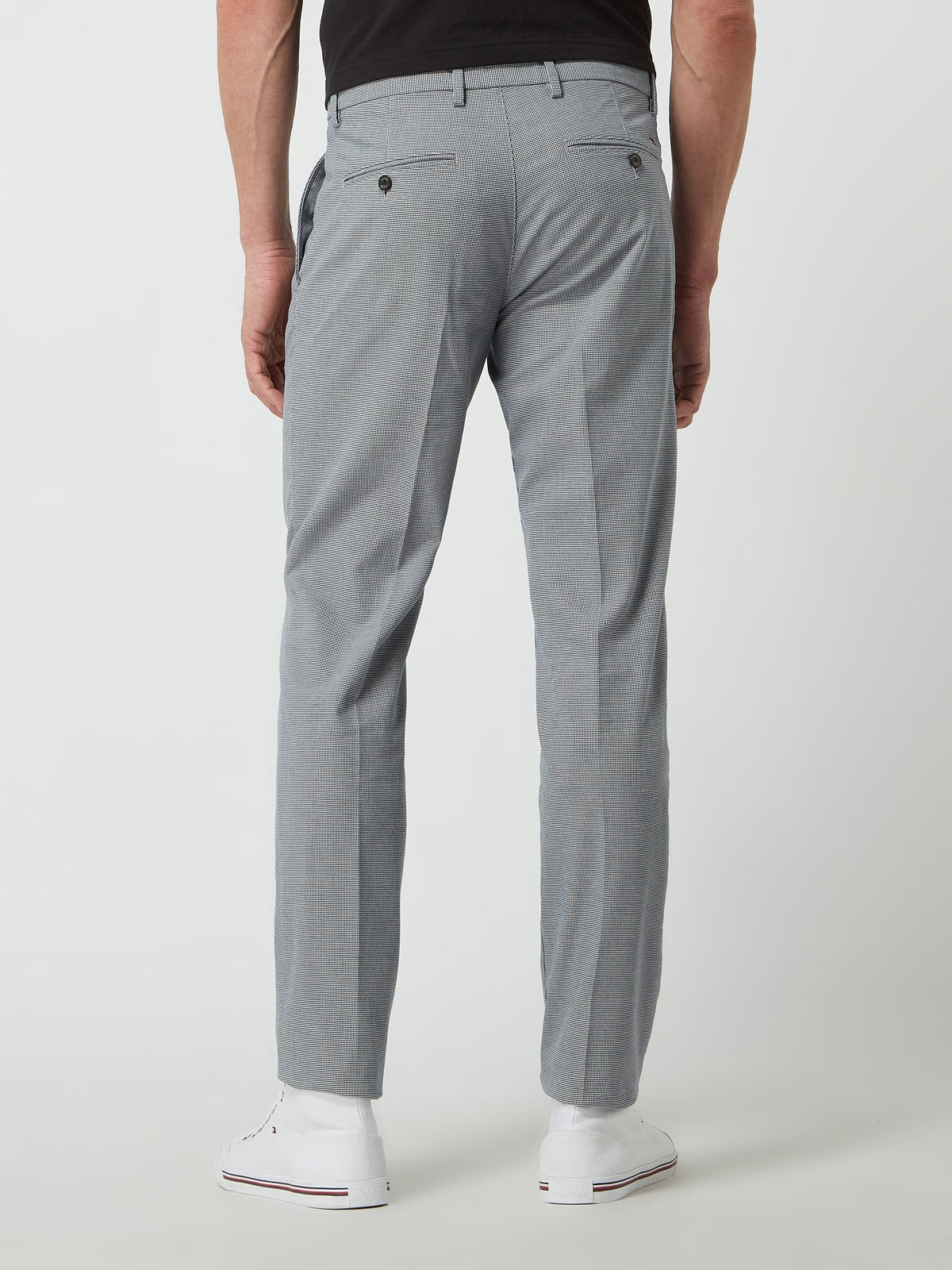 Tommy Hilfiger
Pantaloni slim fit con piega ed elasticizzato, modello 'Hampton' MW0MW17903