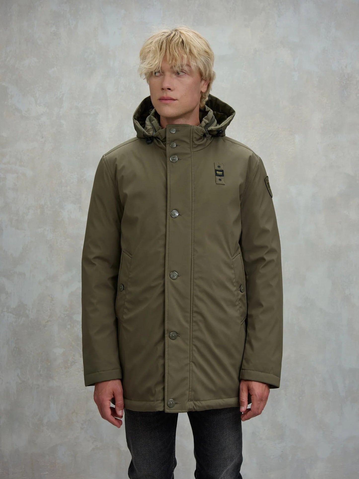 BLAUER
PARKA CON CAPPUCCIO REMOVIBILE CHESTER 25WBLUK03142 005480