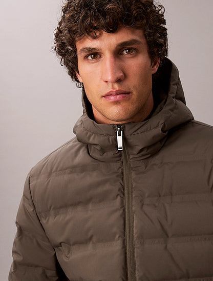 CALVIN KLEIN
PIUMINO RIPIEGABILE TRAPUNTATO RIPIEGABILE CON LOGO GOFFRATO LV04LD521G