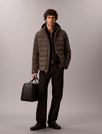 CALVIN KLEIN
PIUMINO RIPIEGABILE TRAPUNTATO RIPIEGABILE CON LOGO GOFFRATO LV04LD521G