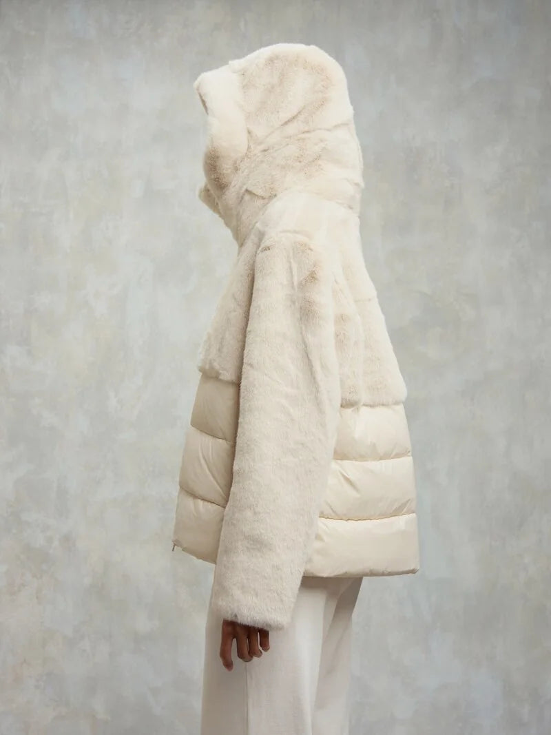 BLAUER
GIUBBETTO NYLON CON PELLICCIA ECO FANEVIL 25WBLDC02178 006646