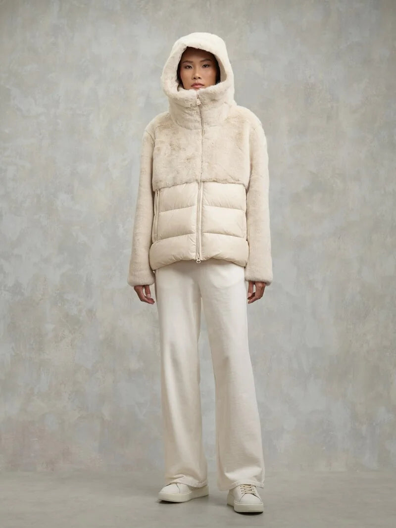 BLAUER
GIUBBETTO NYLON CON PELLICCIA ECO FANEVIL 25WBLDC02178 006646