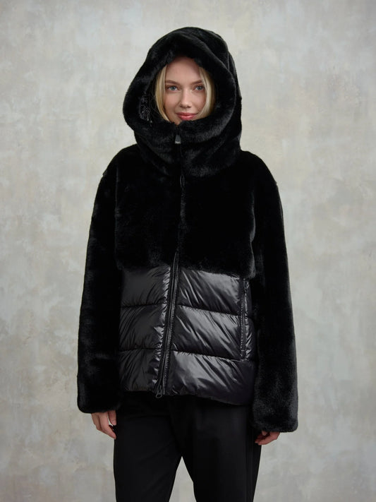 BLAUER
GIUBBETTO NYLON CON PELLICCIA ECO FANEVIL 25WBLDC02178 006646