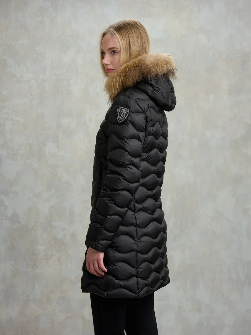 BLAUER
PIUMINO LUNGO AD ONDE CON PELLICCIA LYNEL 25WBLDK03527 006047